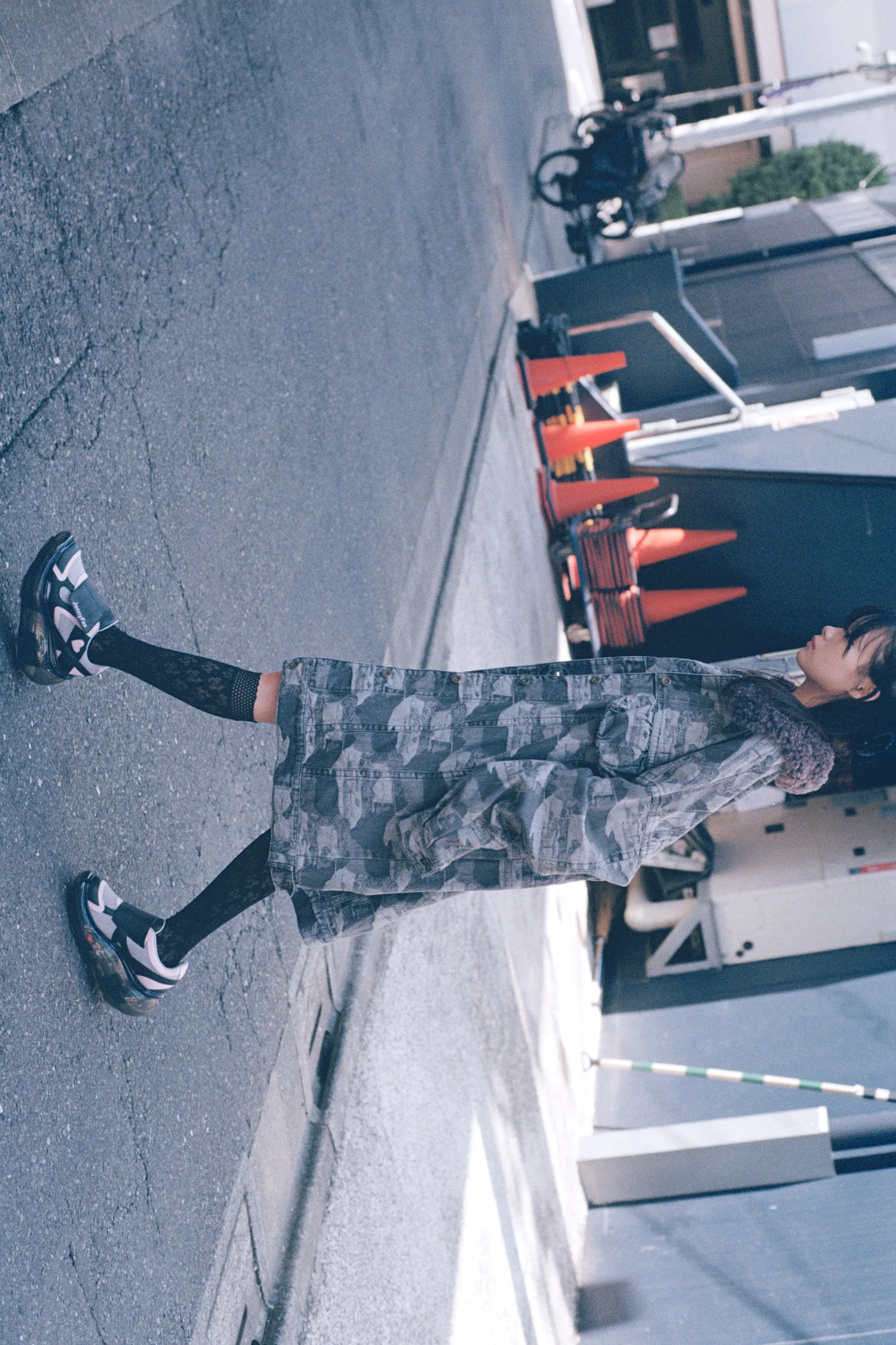 Bambi Moon / Black pink