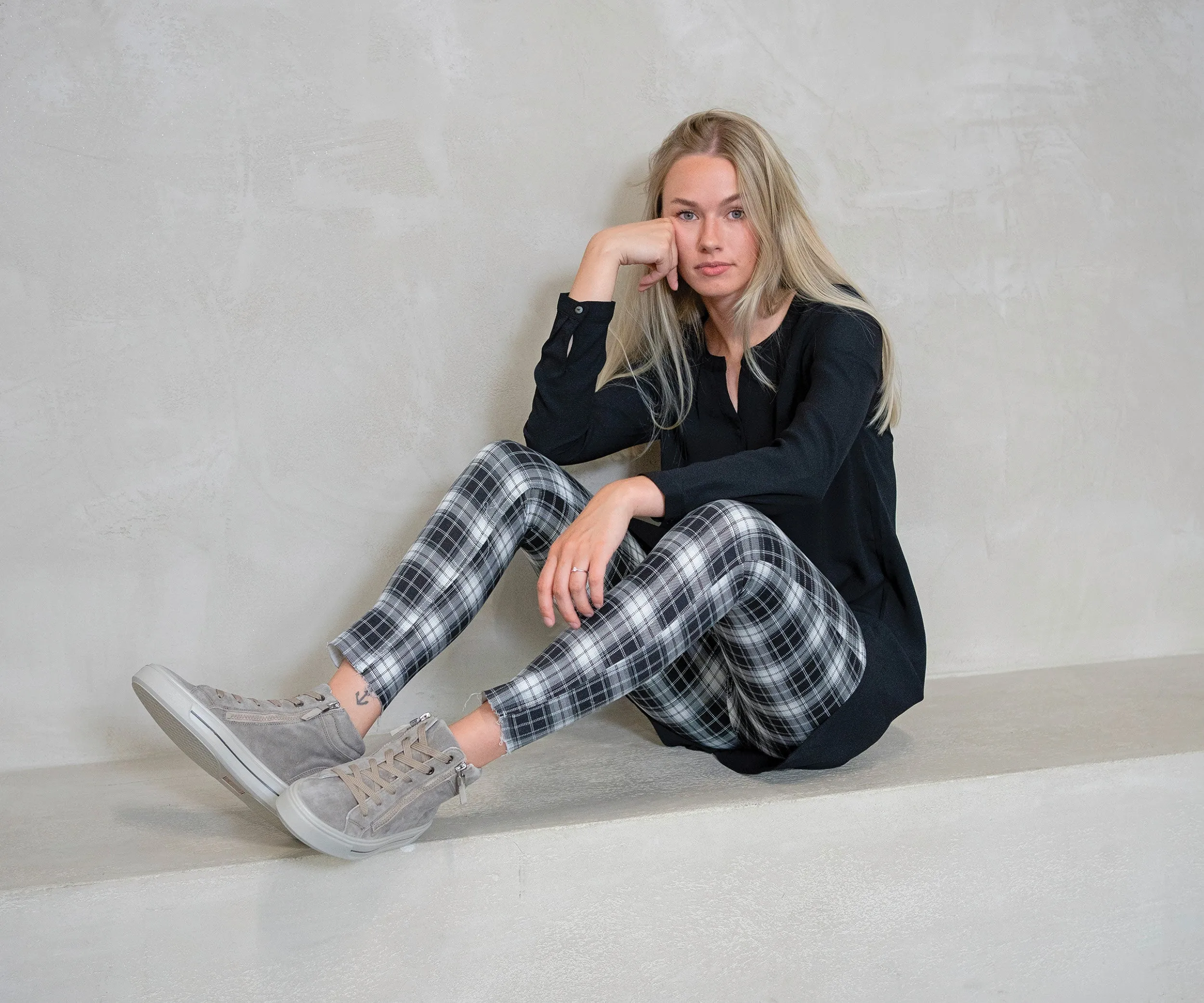 Camden-Mid Women's Double Zip High Top Sneaker