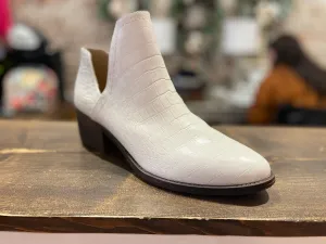 Chronicle Boots