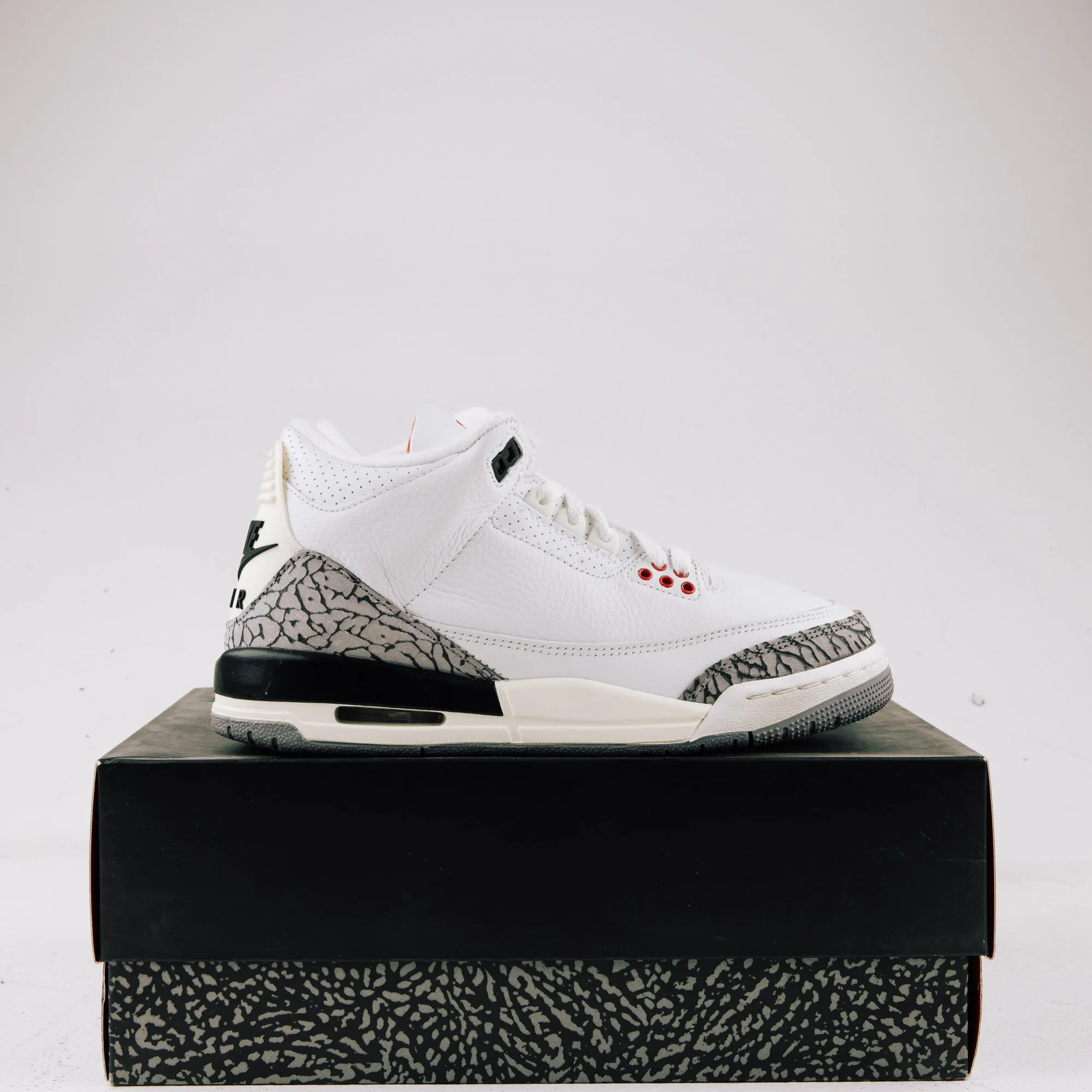 Jordan 3 Retro Cardinal Red - Used - 0216