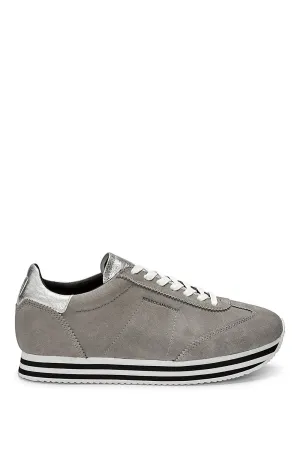 Susanna Sneaker