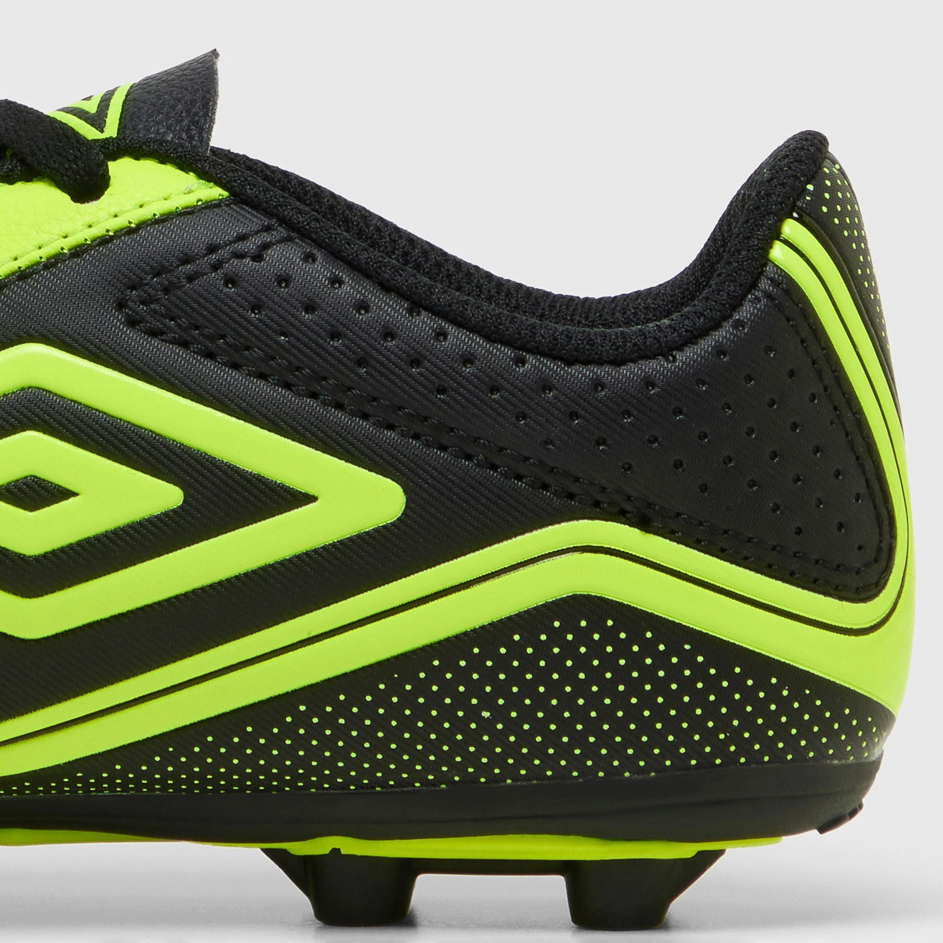 Umbro Classico XII Boots- Yellow/Black- JUNIOR