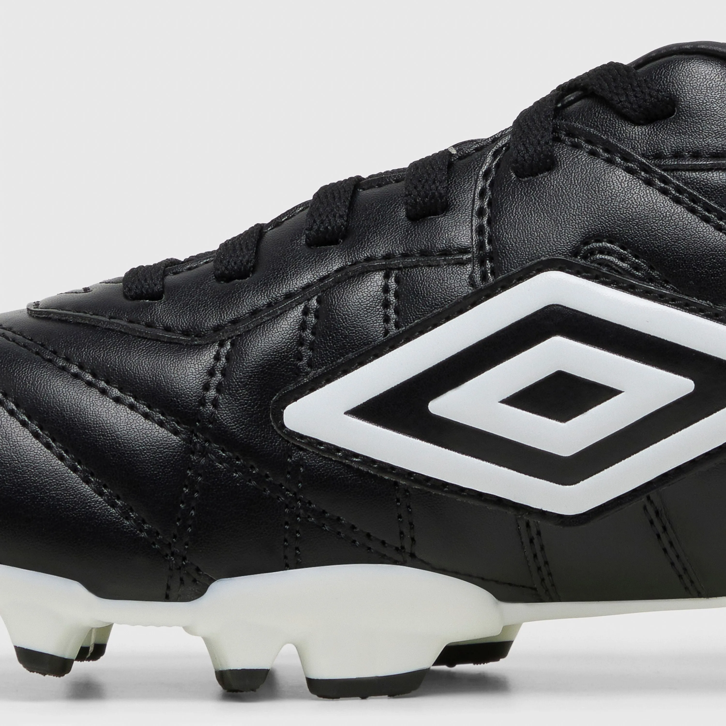 Umbro Speciali Eternal Club FG Boots- Black