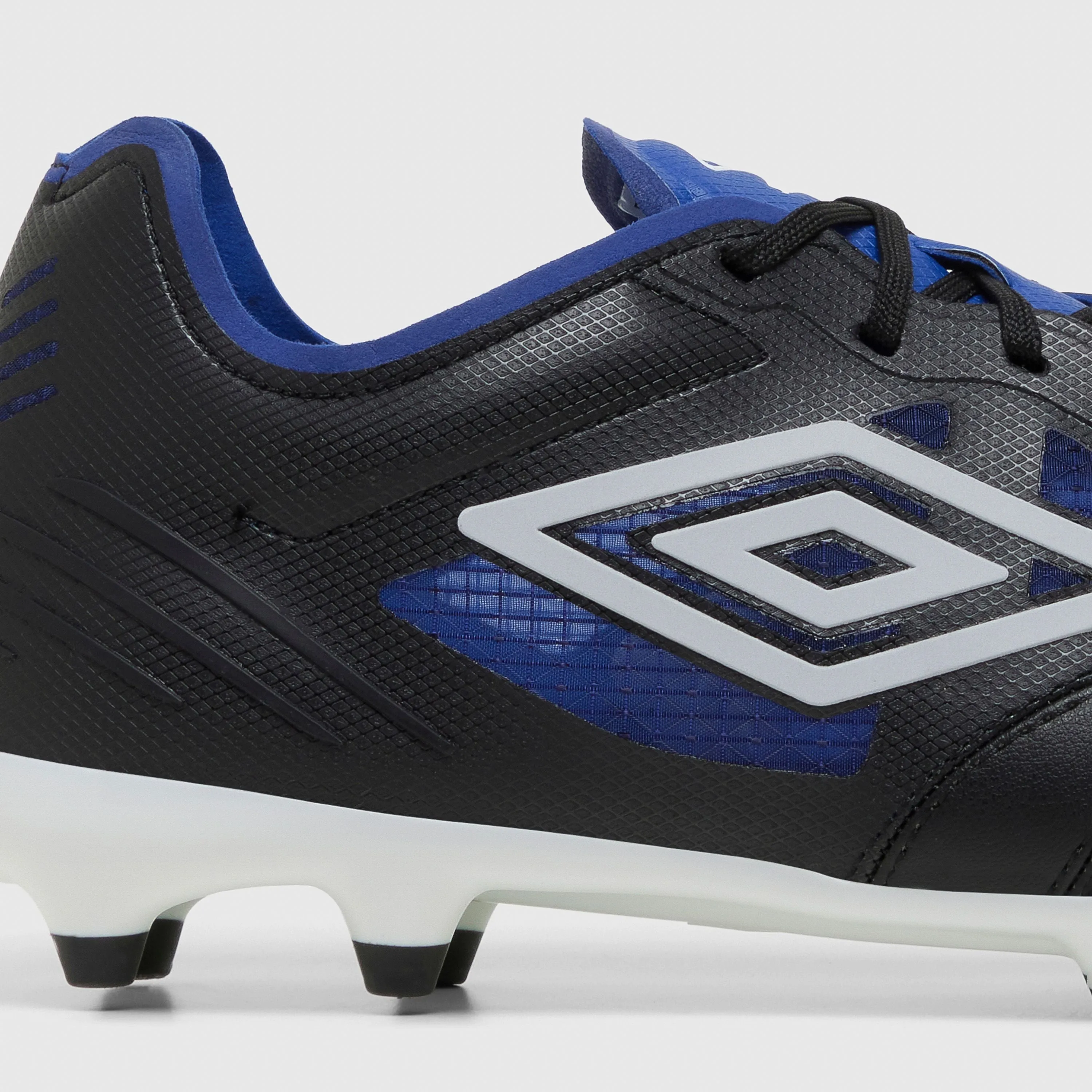 Umbro Tocco IV Premier FG Boots- Black/White/Blue