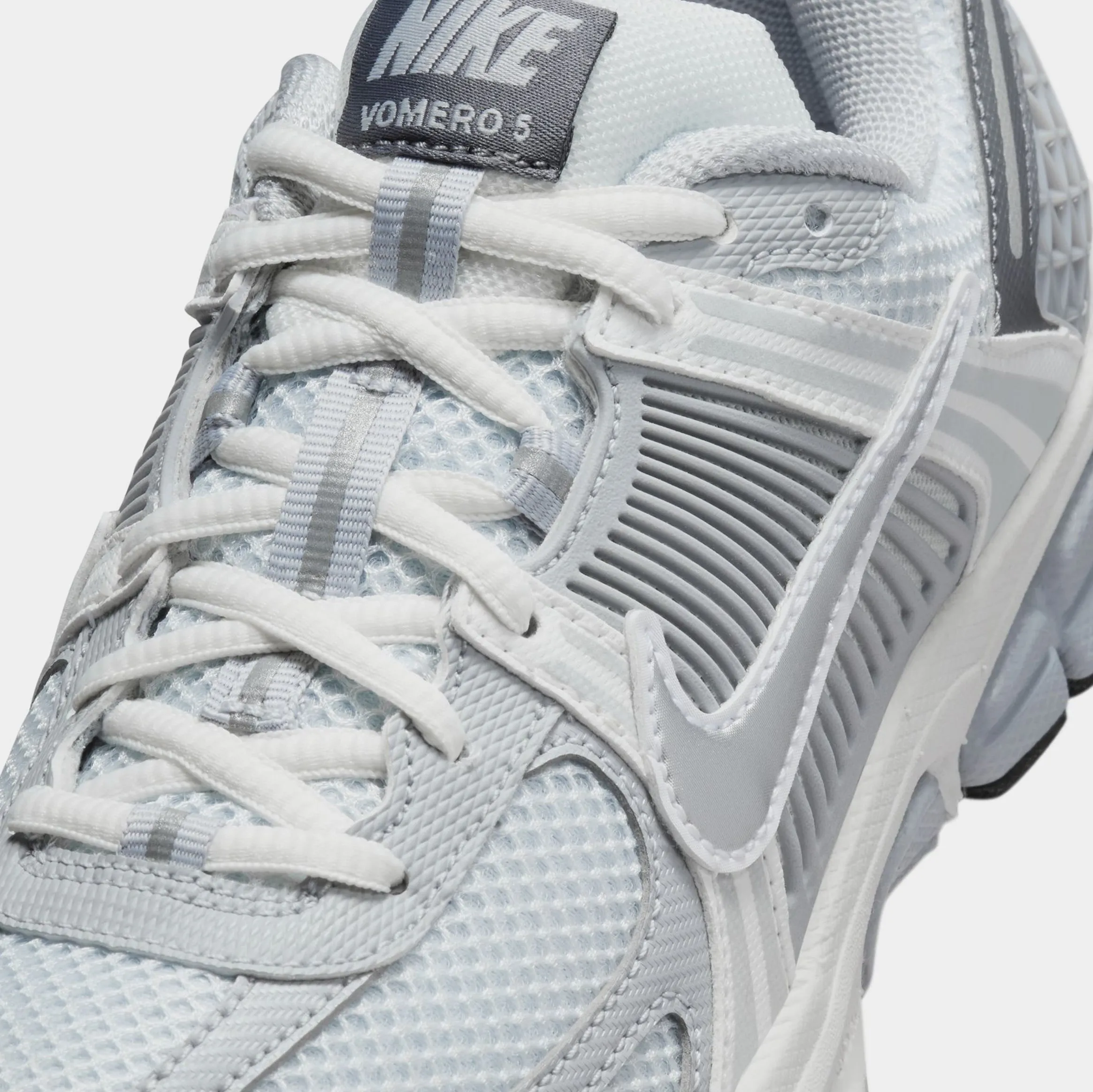 Vomero 5 Grade School Running Shoes (Pure Platinum/Summit White/Dark Grey/Metallic Silver)