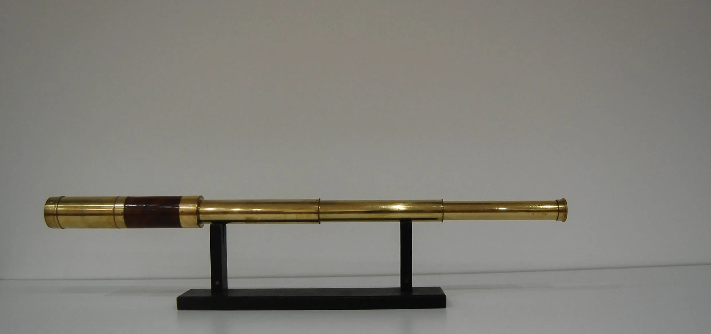 William IV Three Draw Telescope by Cox of Devonport - Reginald J Cheetham Collection
